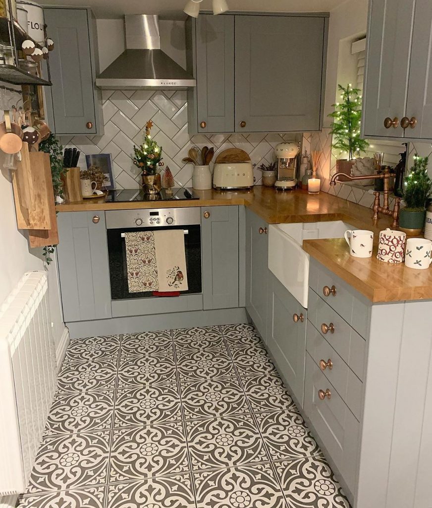 Desain  Interior Dapur  Minimalis dengan Lantai Tegel yang 