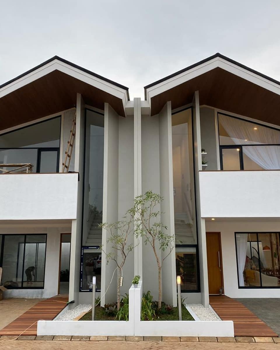 Desain Interior Rumah Tingkat Dengan Dinding Semi Kaca Yang Terkesan Mewah Dan Elegan Inspirasi Desain Rumah Terkini