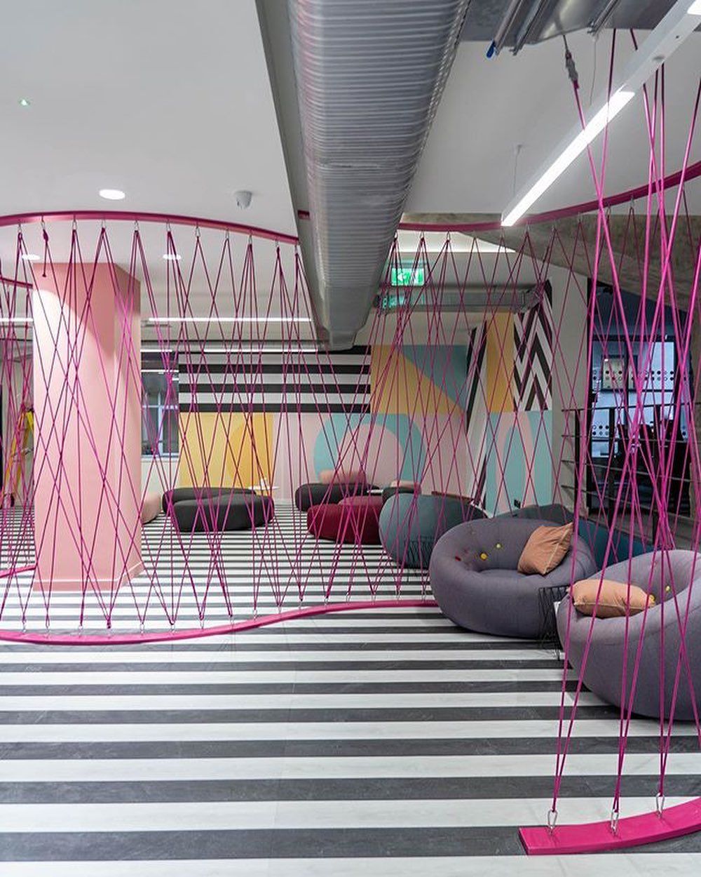 Desain Interior Coworking Space Art Deco Futuristik Yang Tampil Dengan Ikonik Inspirasi Desain Rumah Terkini